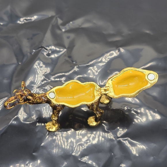 Rare Miniauture Camel Bejeweled Gold & Enamel Camel Trinket VTG W/Clear Stones - Picture 2 of 10